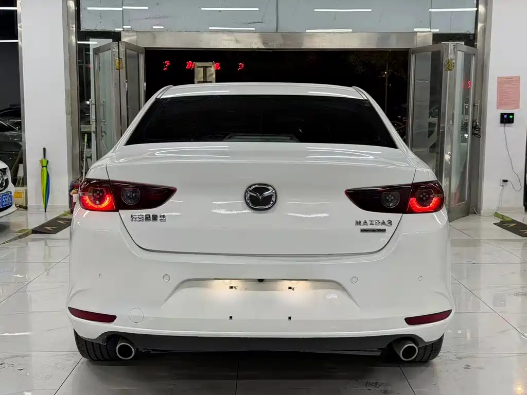Mazda 3 Axela — фото 4