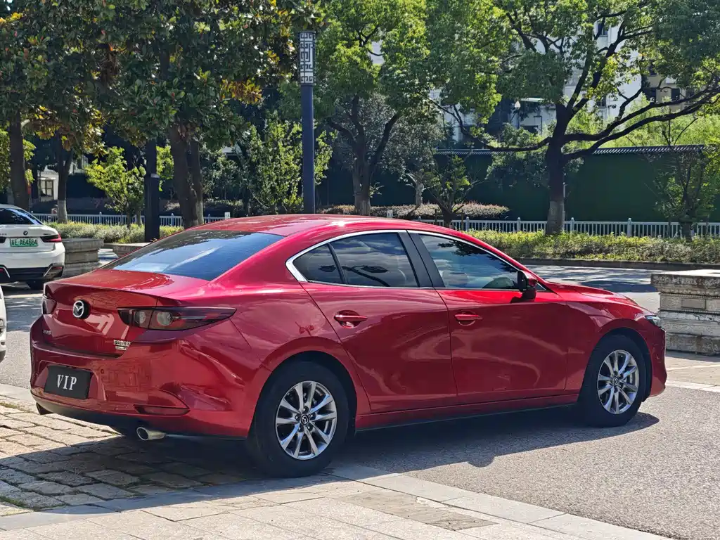 Mazda 3 Axela — фото 4