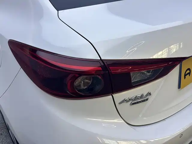 Mazda 3 Axela — фото 19