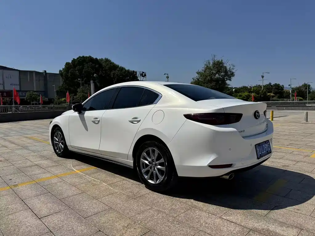Mazda 3 Axela — фото 6