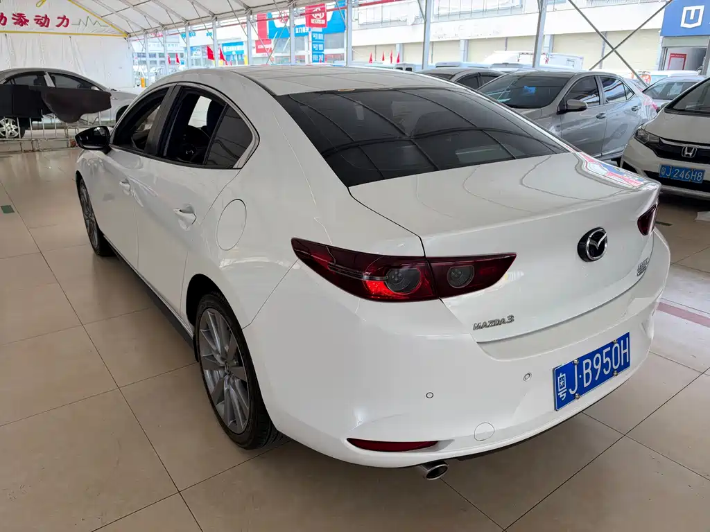 Mazda 3 Axela — фото 11