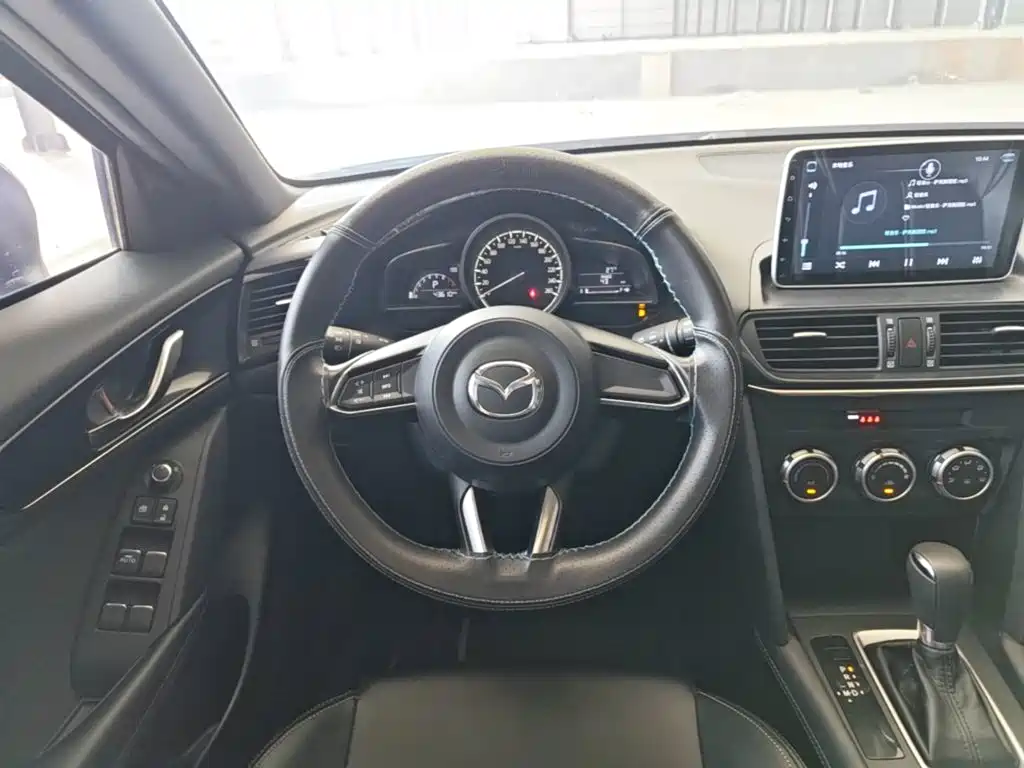 Mazda CX-4 — фото 11