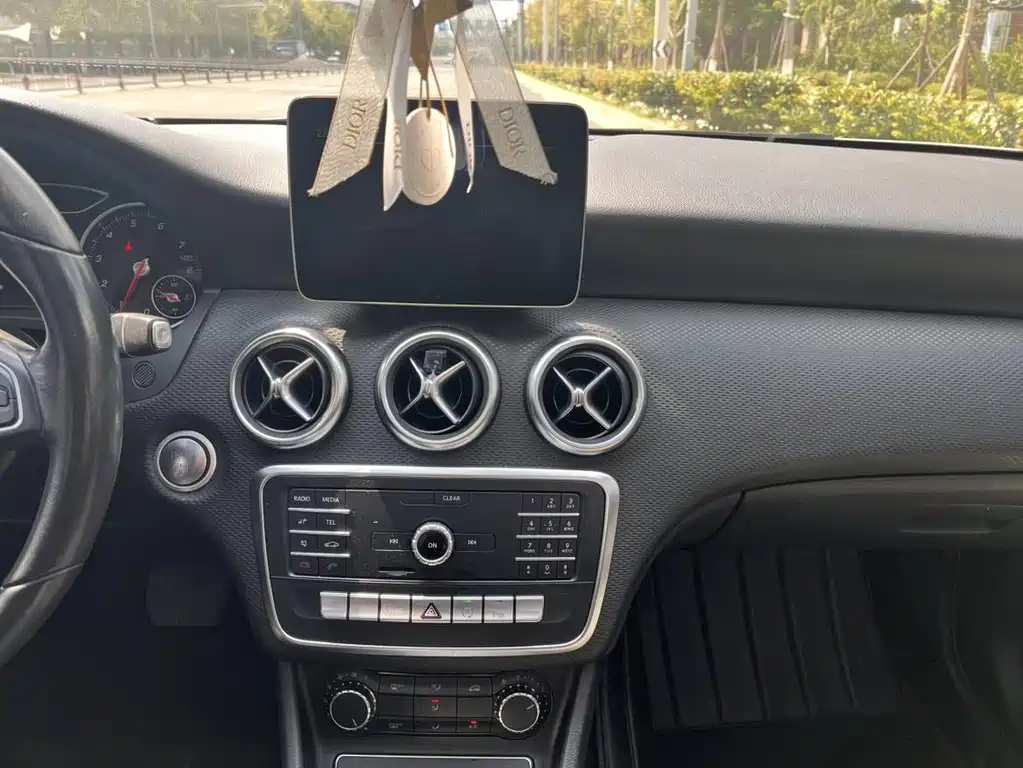 Mercedes-Benz A-Class (Import) — фото 17