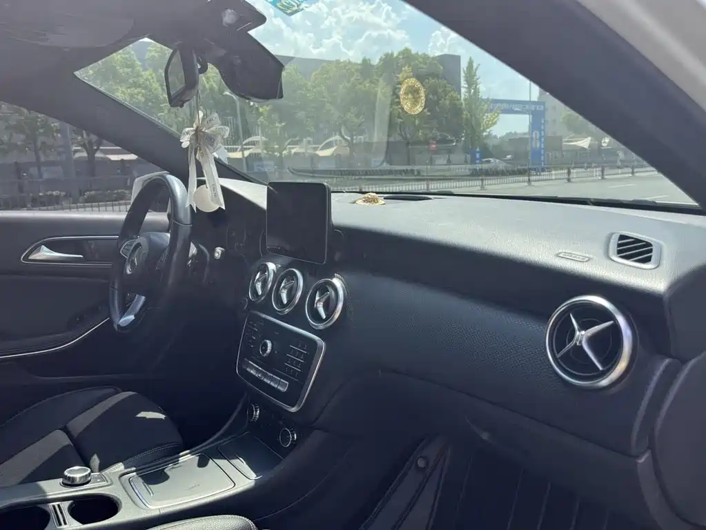 Mercedes-Benz A-Class (Import) — фото 18