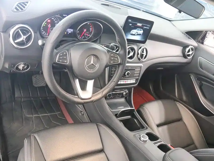 Mercedes-Benz GLA — фото 9