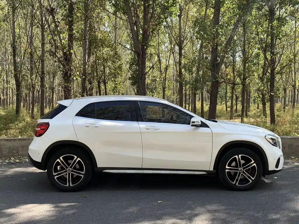Mercedes-Benz GLA — фото 4