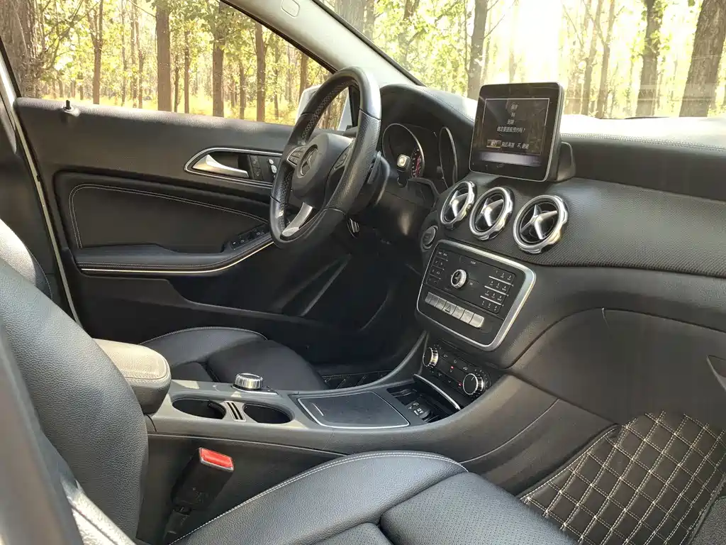 Mercedes-Benz GLA — фото 5