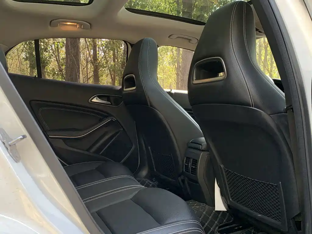 Mercedes-Benz GLA — фото 6