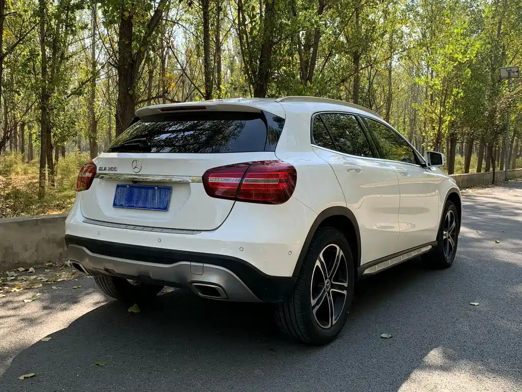 Mercedes-Benz GLA — фото 9