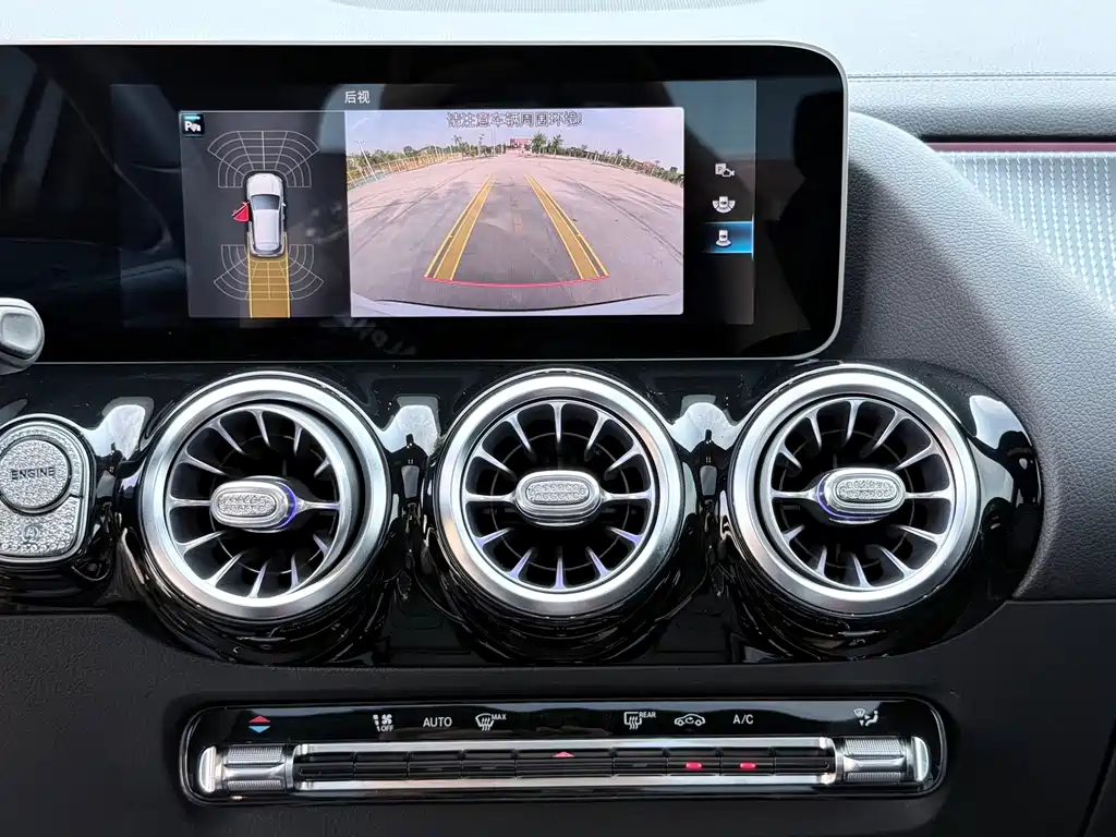 Mercedes-Benz GLA — фото 13