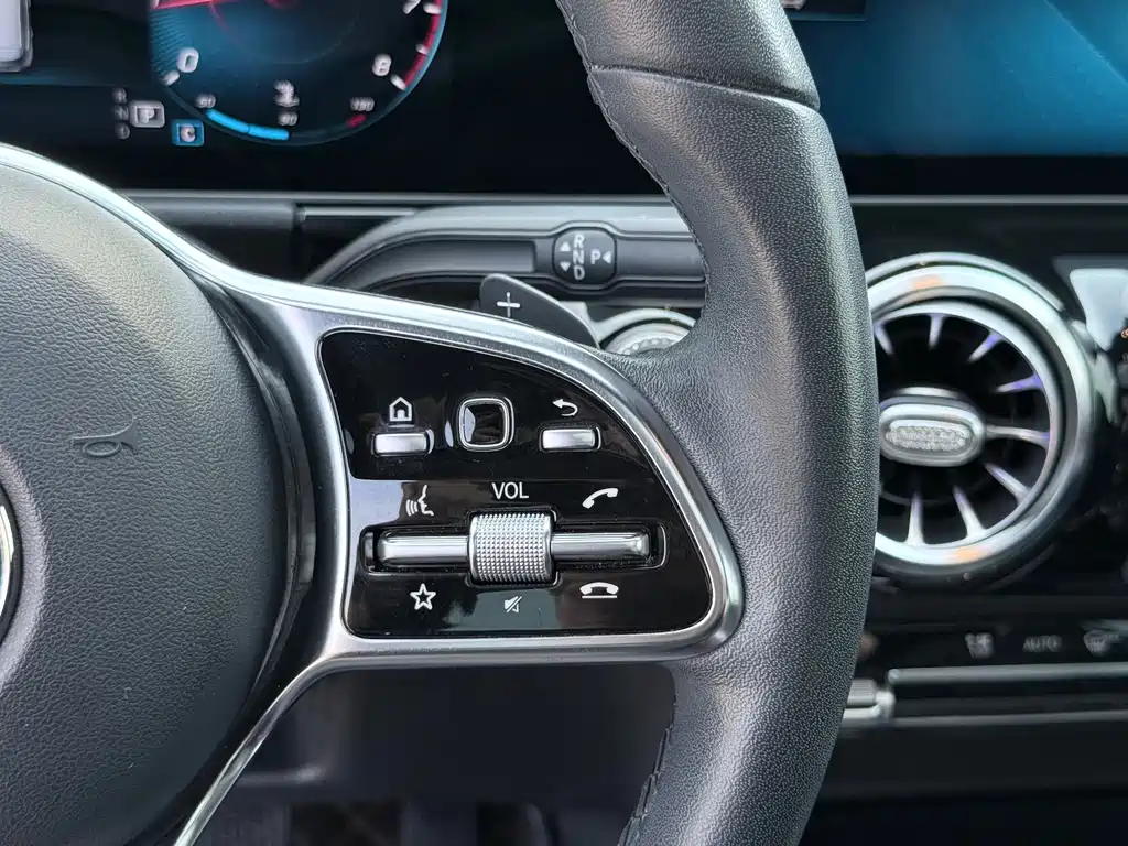 Mercedes-Benz GLA — фото 18