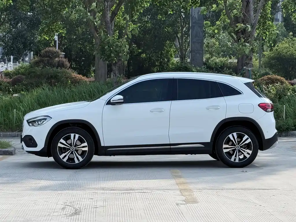 Mercedes-Benz GLA — фото 7
