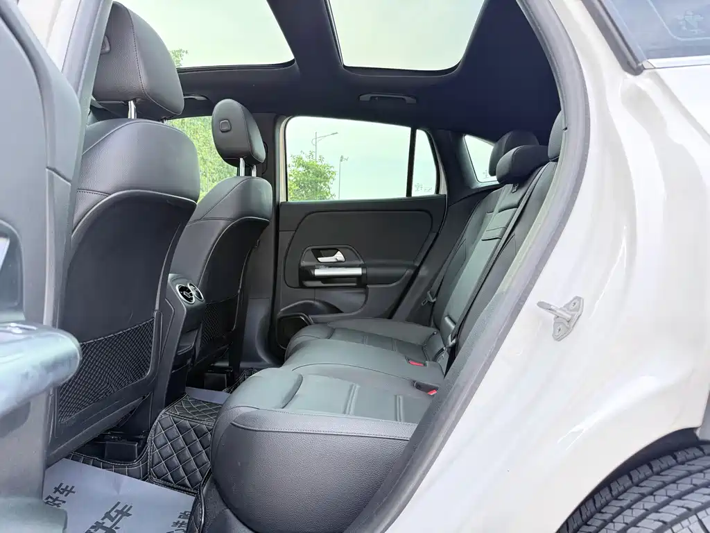 Mercedes-Benz GLA — фото 9