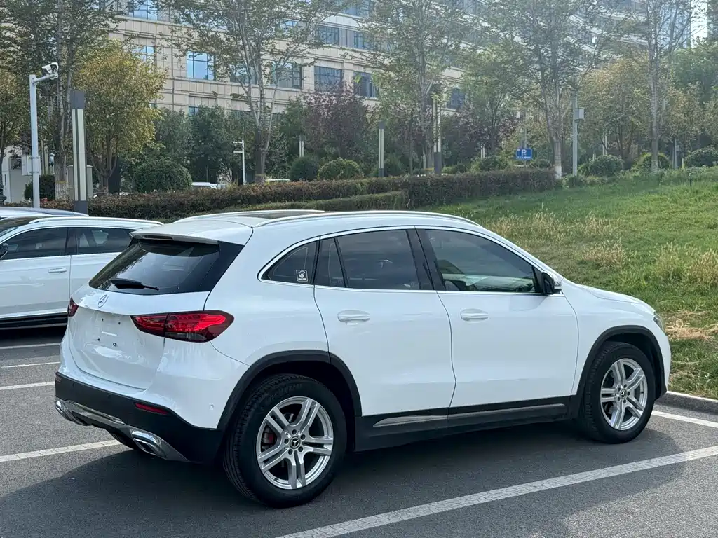 Mercedes-Benz GLA — фото 9