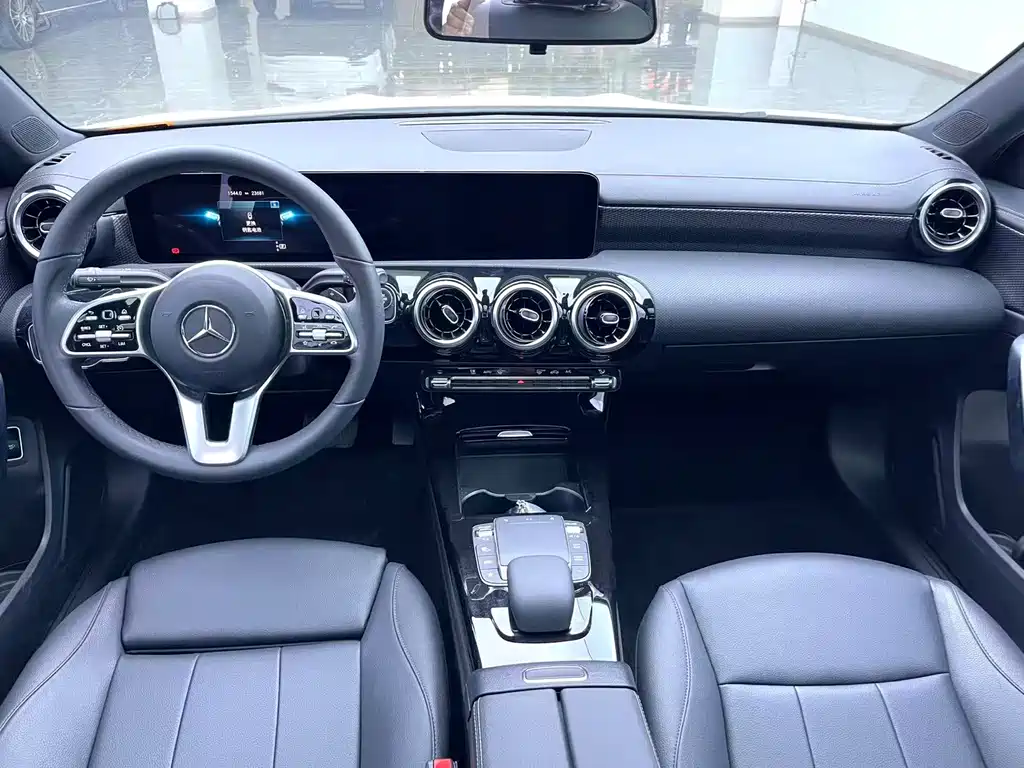 Mercedes-Benz A-Class — фото 7