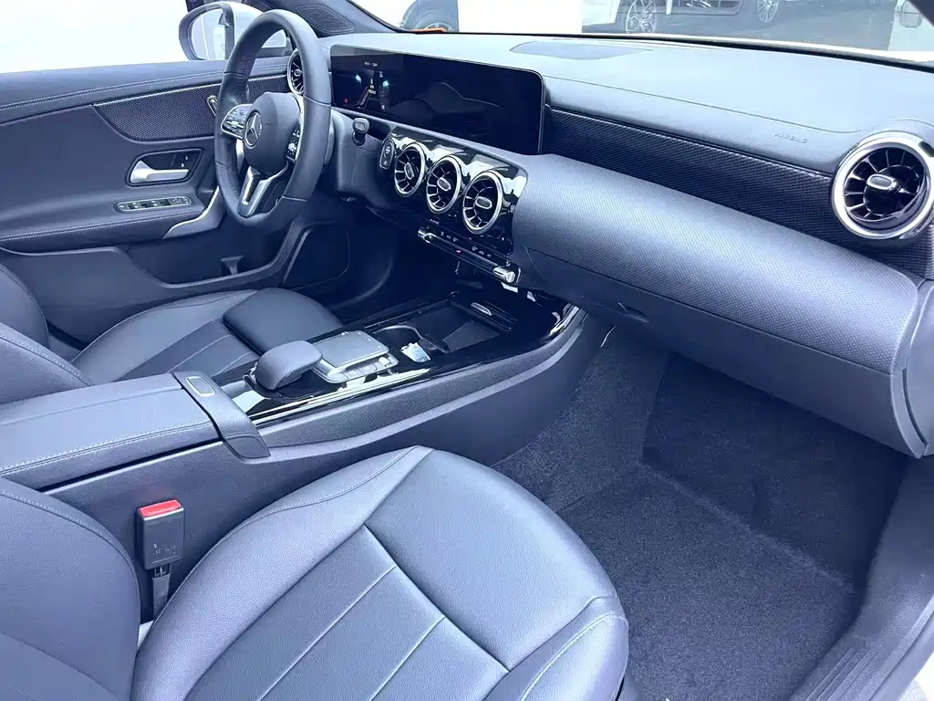 Mercedes-Benz A-Class — фото 10