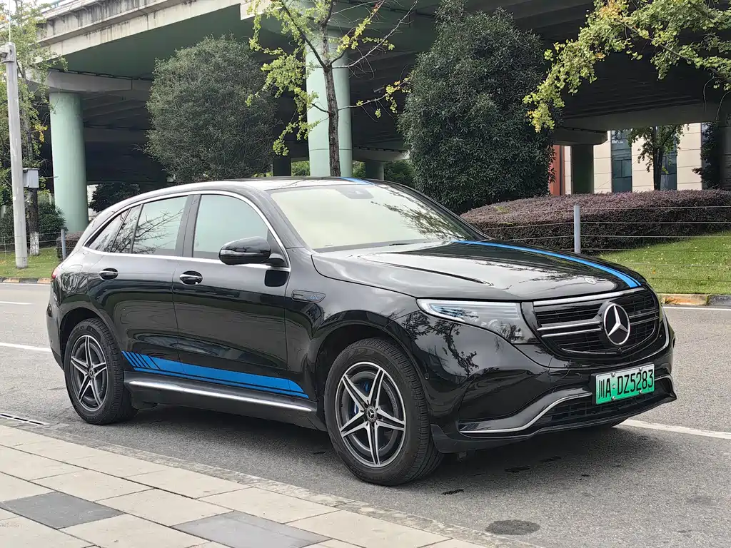 Mercedes-Benz EQC — фото 3