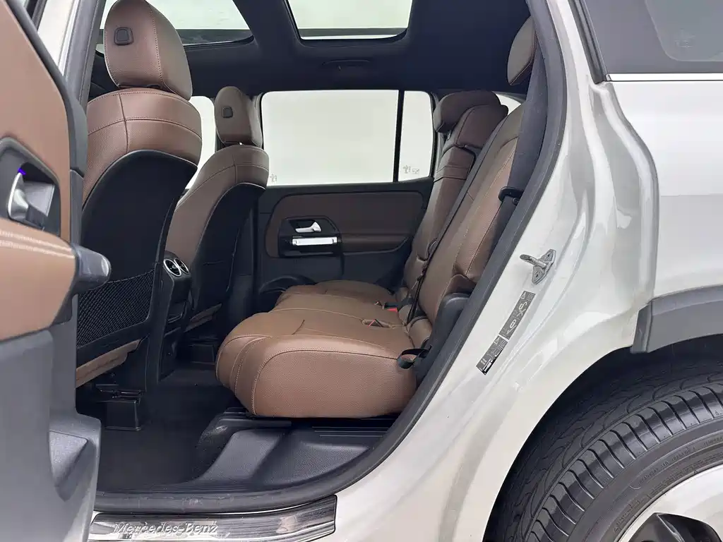 Mercedes-Benz GLB — фото 15