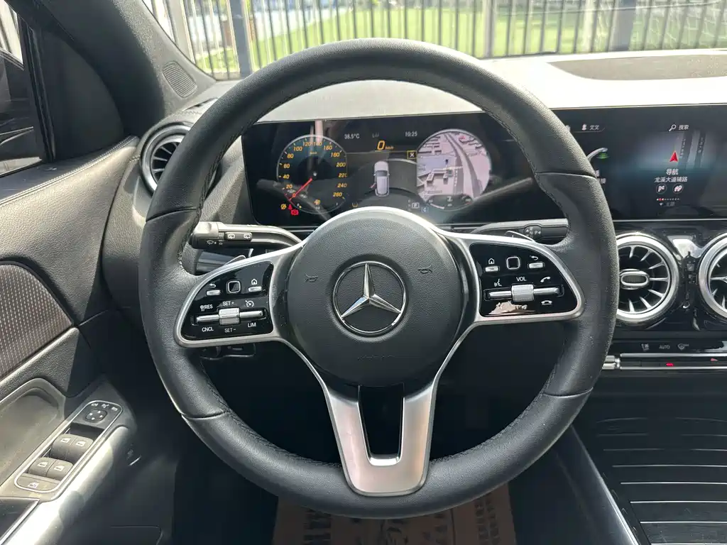 Mercedes-Benz GLA — фото 15