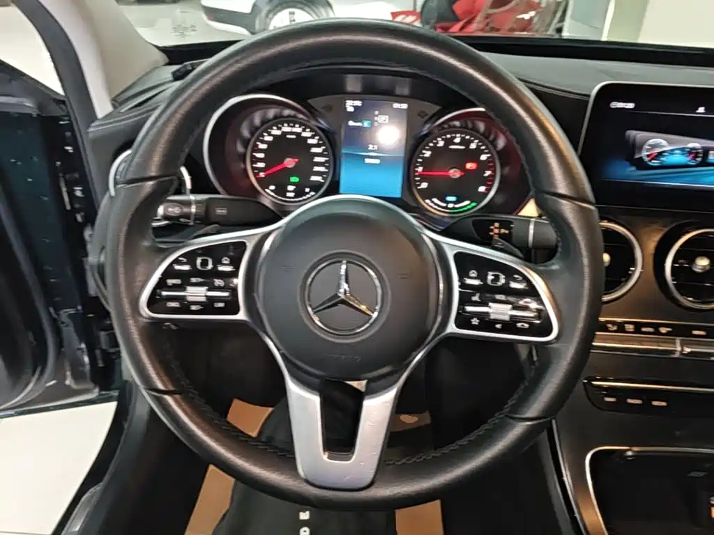 Mercedes-Benz C-Class — фото 11