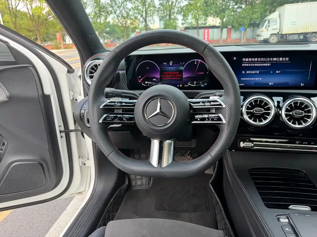 Mercedes-Benz A-Class — фото 15