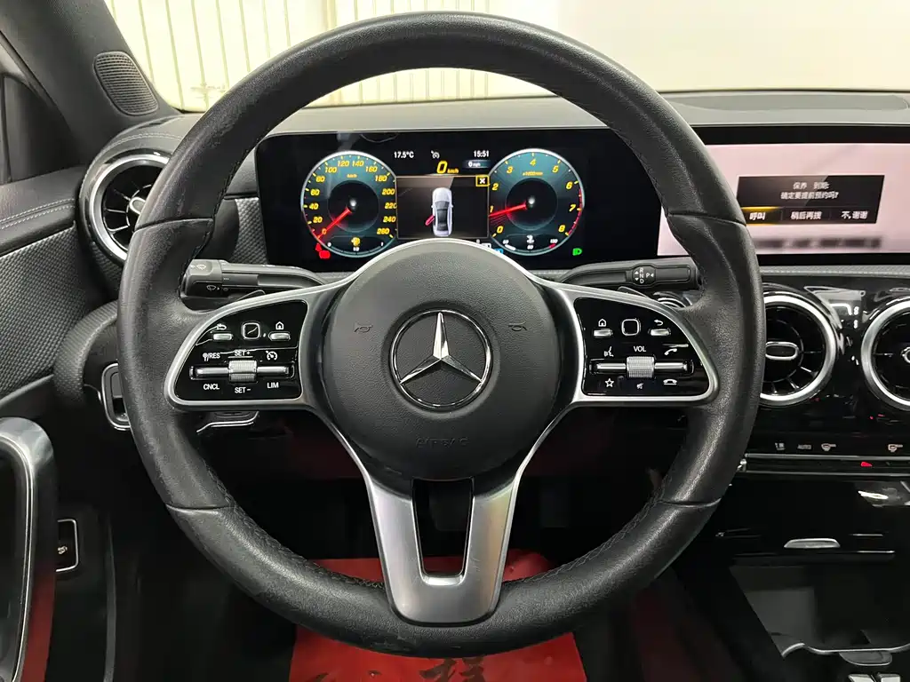 Mercedes-Benz A-Class — фото 11