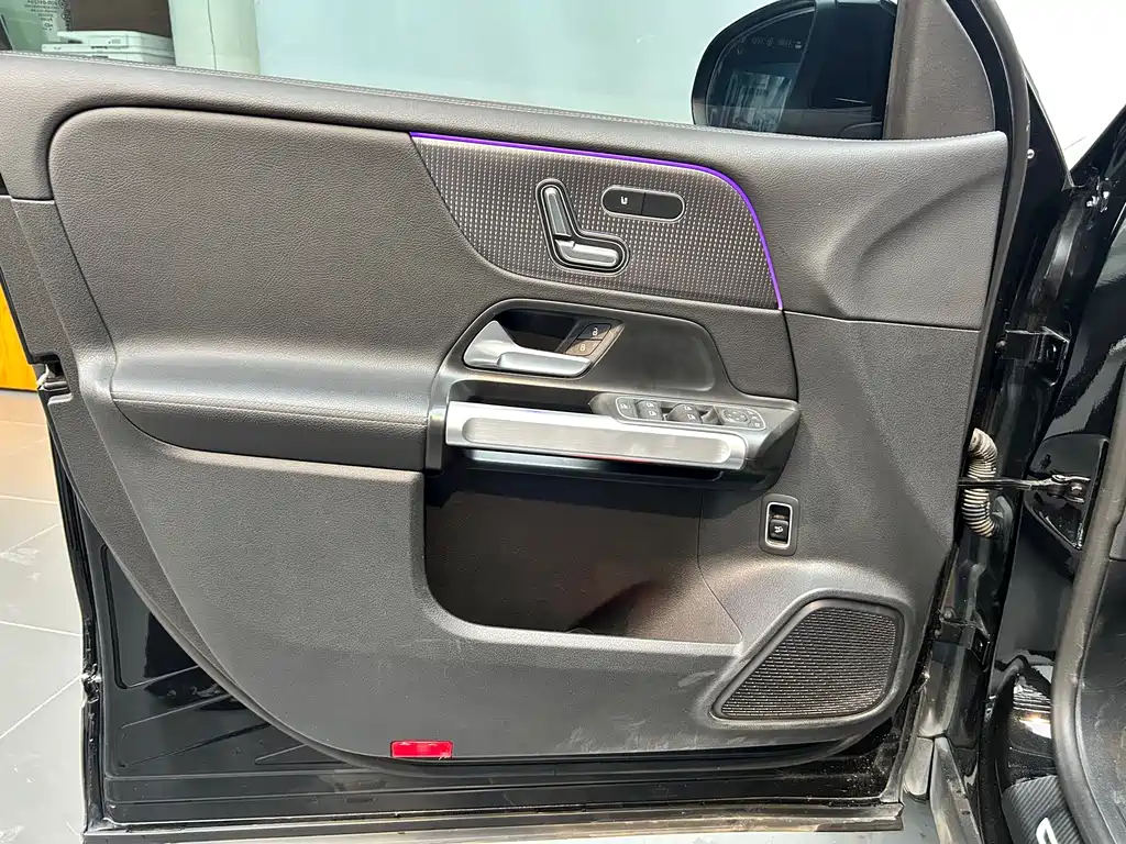 Mercedes-Benz EQB — фото 18