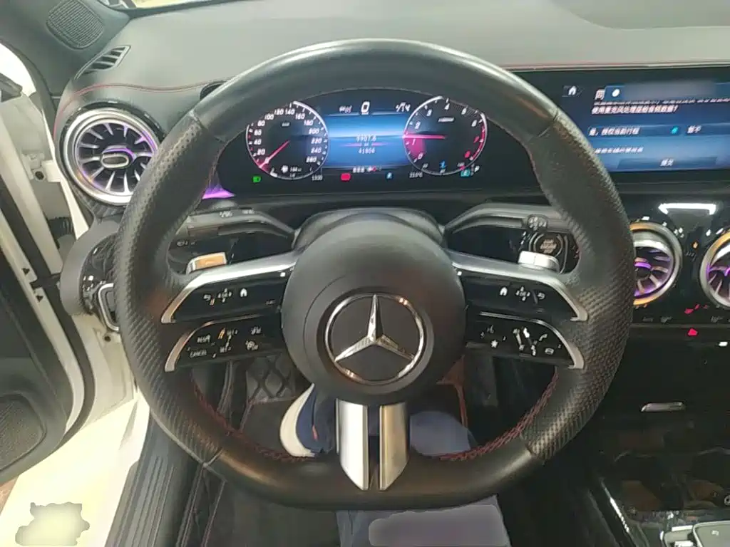Mercedes-Benz A-Class — фото 11