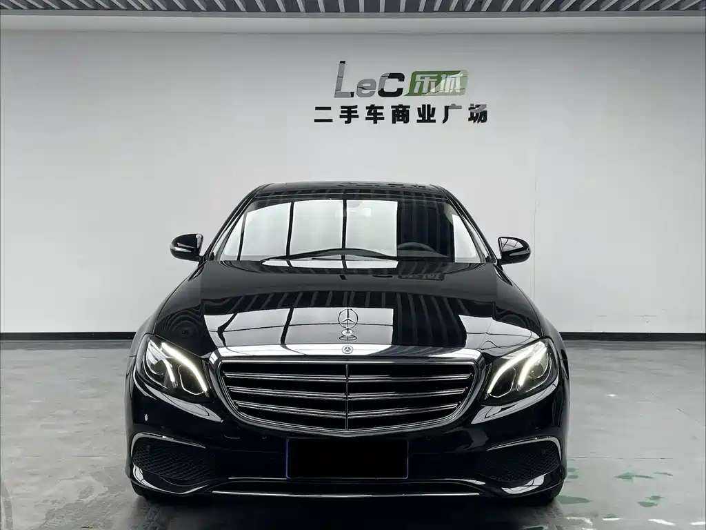 Mercedes-Benz E-Class — фото 2