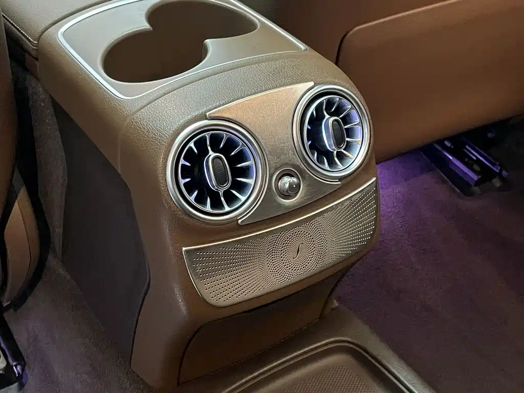 Mercedes-Benz E-Class — фото 14