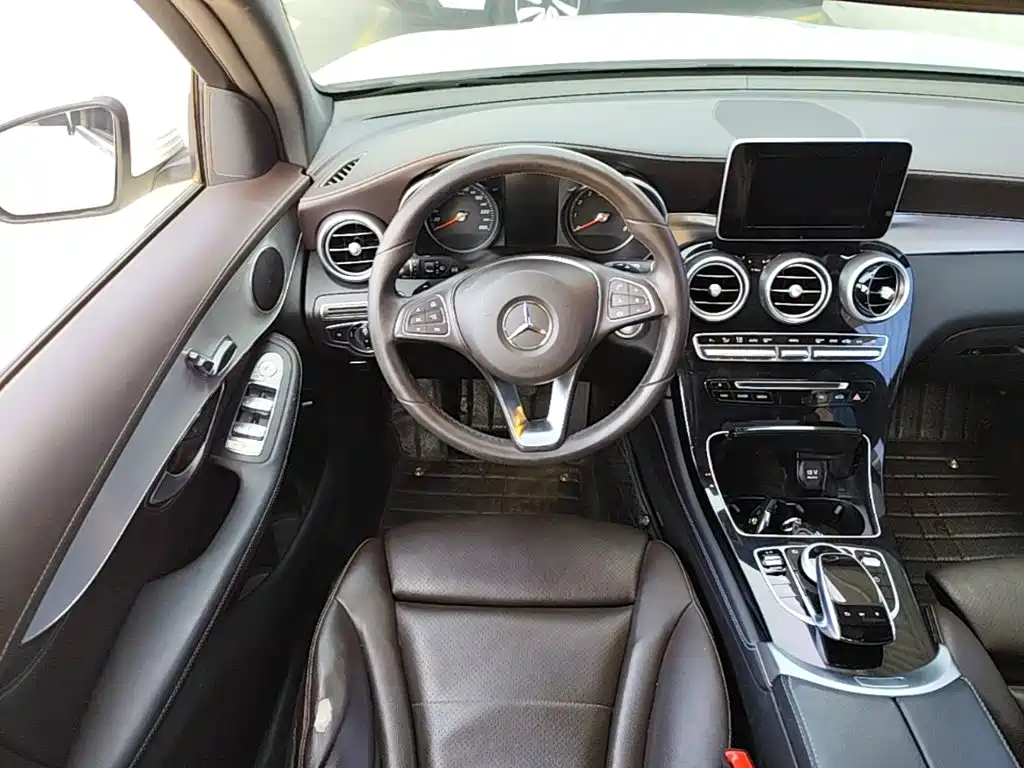 Mercedes-Benz GLC — фото 15