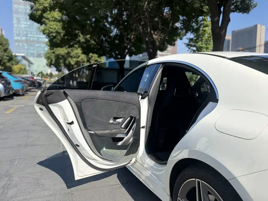 Mercedes-Benz CLA (Import) — фото 13