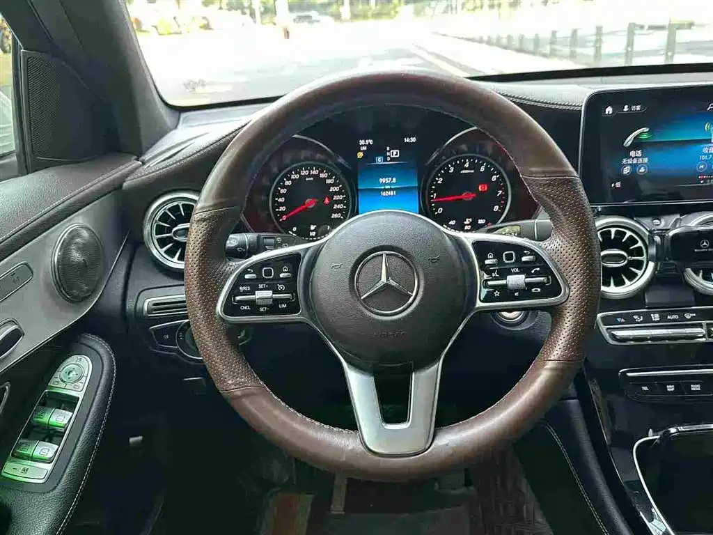 Mercedes-Benz GLC — фото 6