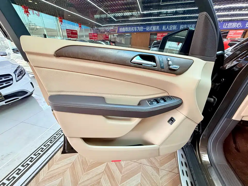 Mercedes-Benz GLE (Import) — фото 10