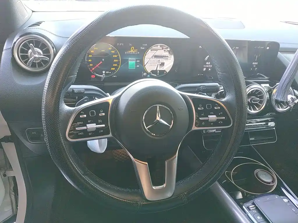 Mercedes-Benz GLA — фото 7