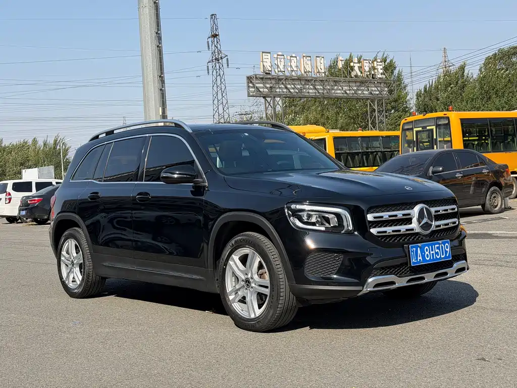 Mercedes-Benz GLB — фото 2