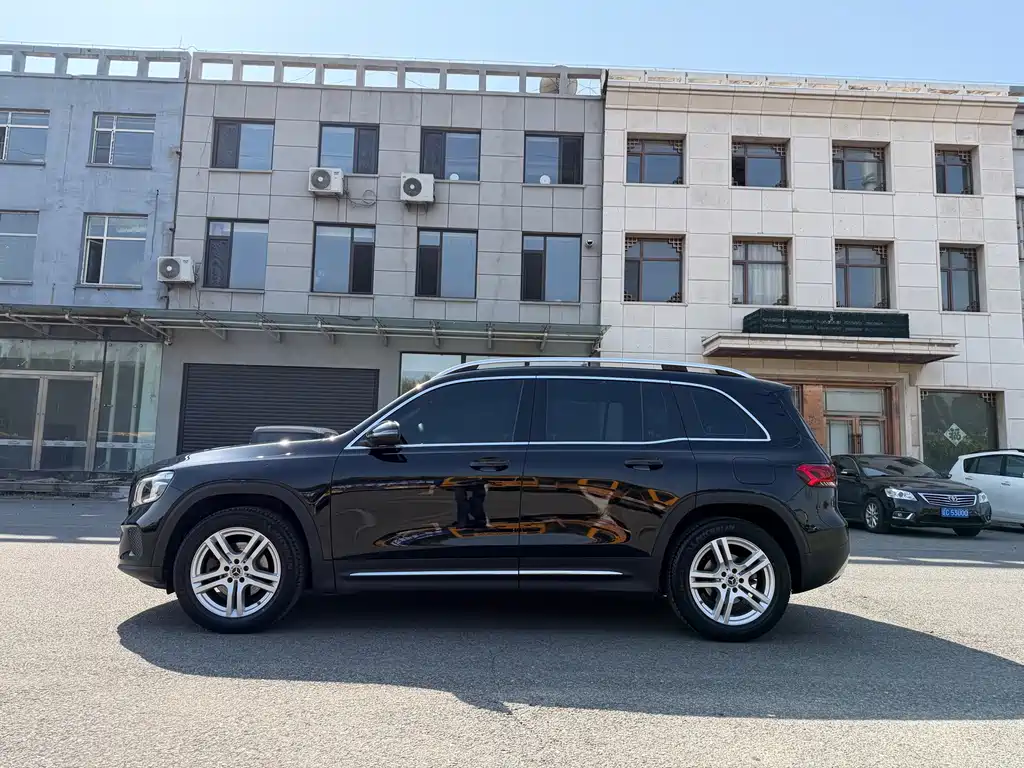 Mercedes-Benz GLB — фото 4