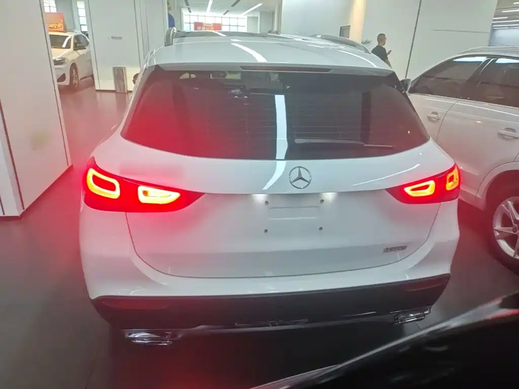Mercedes-Benz GLA — фото 6