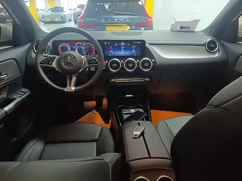 Mercedes-Benz GLA — фото 10