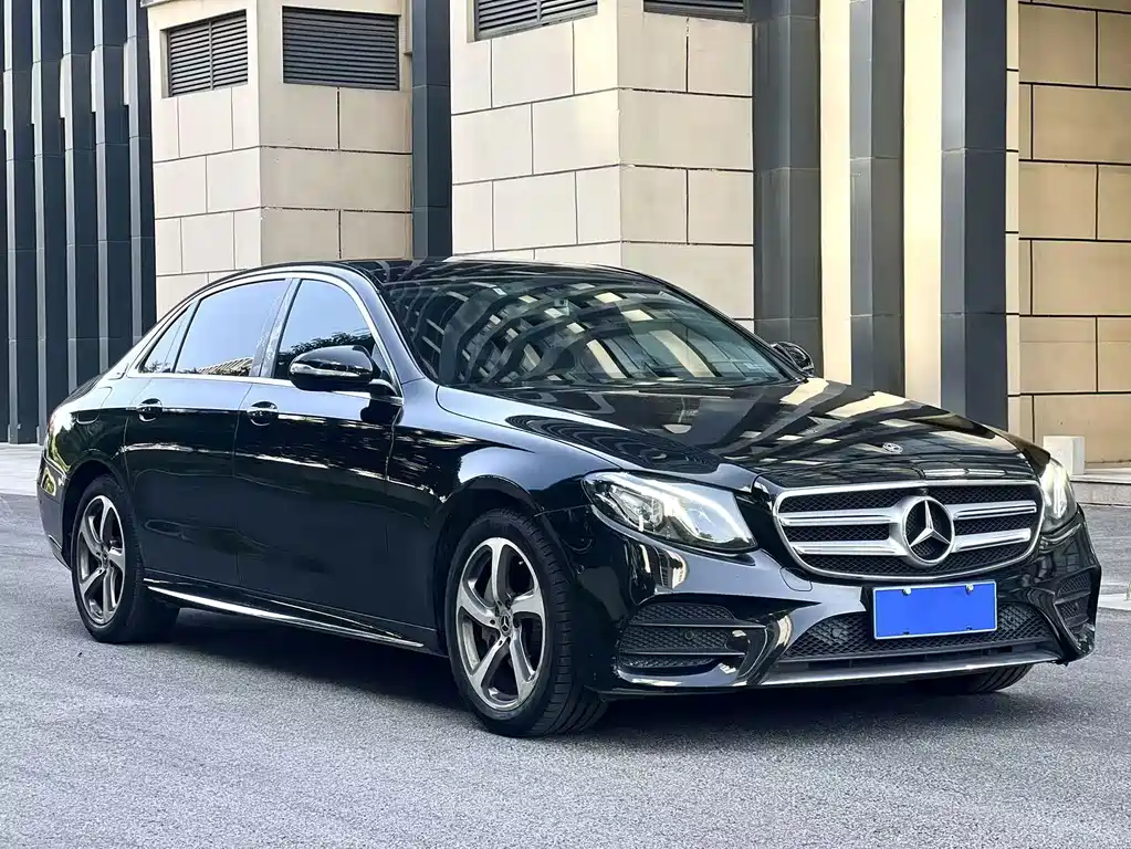 Mercedes-Benz E-Class — фото 3