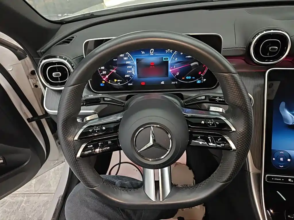 Mercedes-Benz C-Class — фото 11