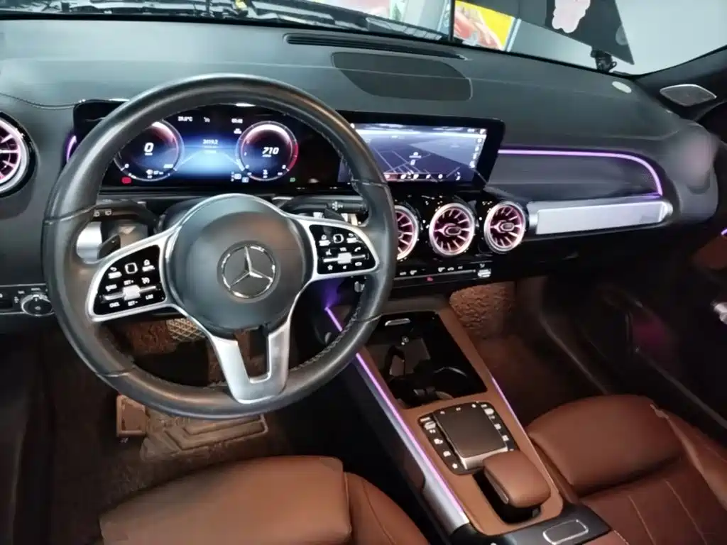 Mercedes-Benz GLB — фото 10