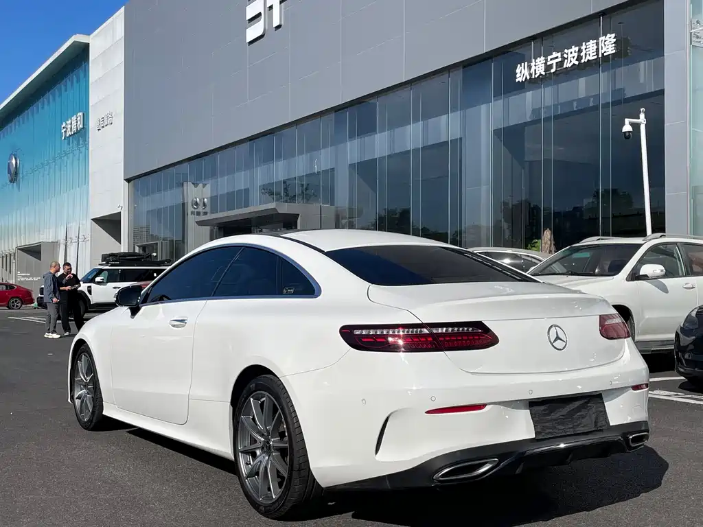 Mercedes-Benz E-Class (Import) — фото 21
