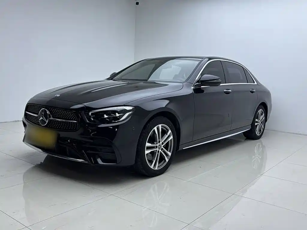 Mercedes-Benz E-Class — фото 2