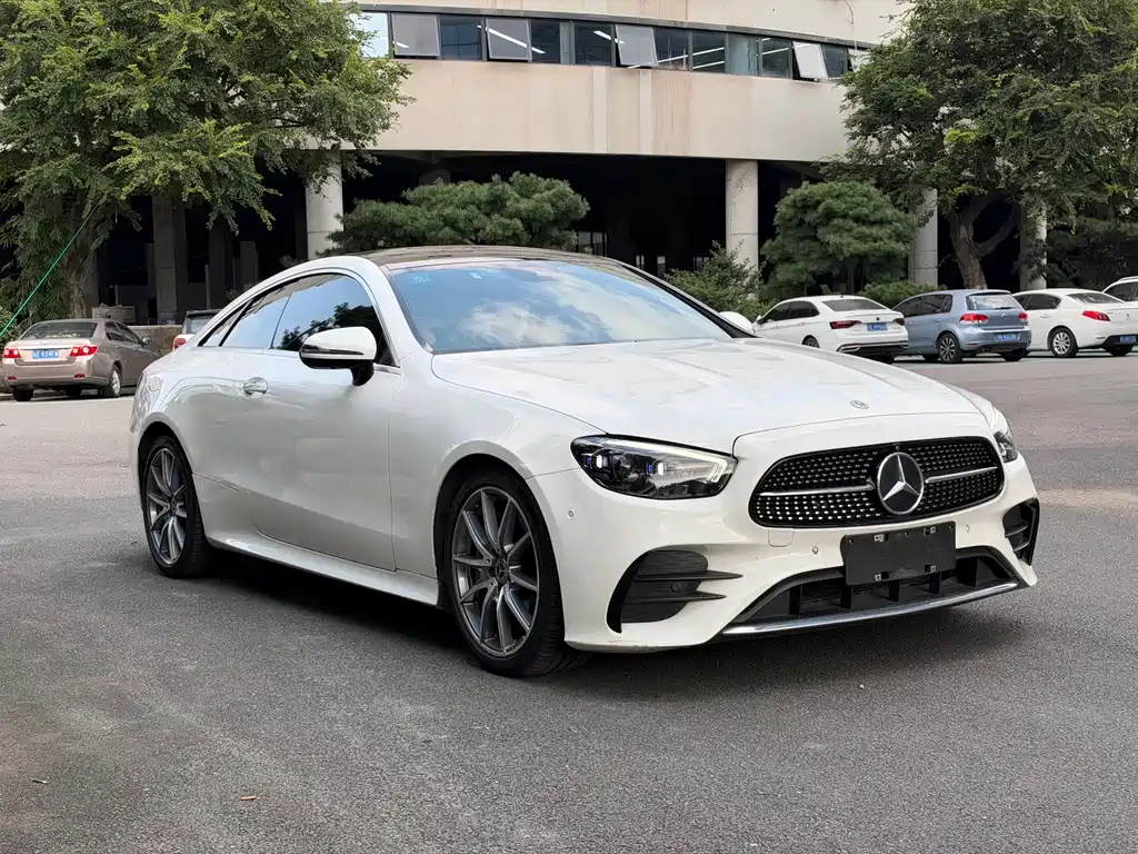 Mercedes-Benz E-Class (Import) — фото 3