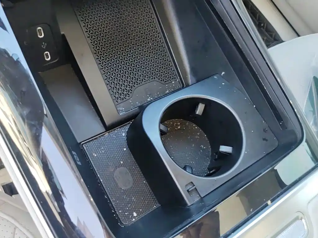 Mercedes-Benz EQE SUV — фото 13