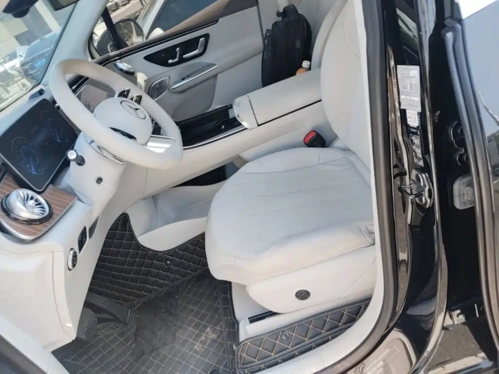 Mercedes-Benz EQE SUV — фото 20