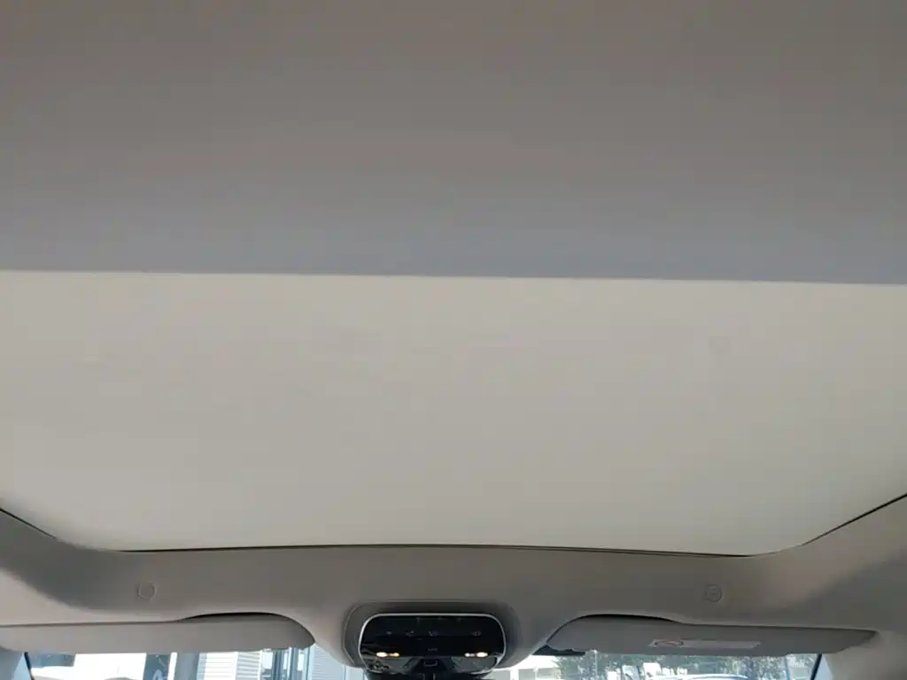 Mercedes-Benz EQE SUV — фото 23