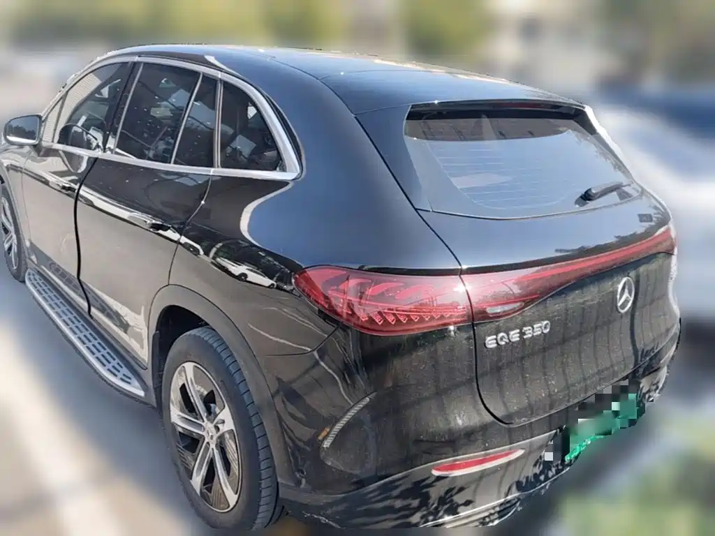 Mercedes-Benz EQE SUV — фото 7