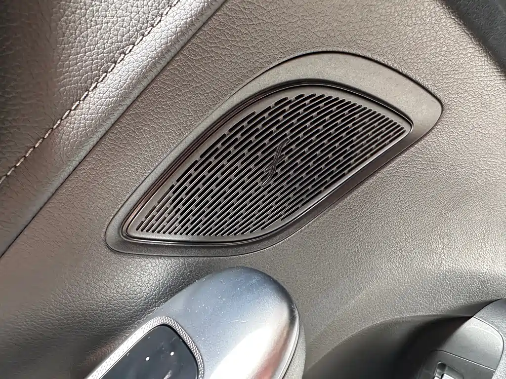 Mercedes-Benz EQE SUV — фото 15